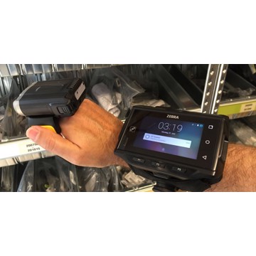 Сканер-кольцо Zebra RS4000-HPCSWR - фото 1